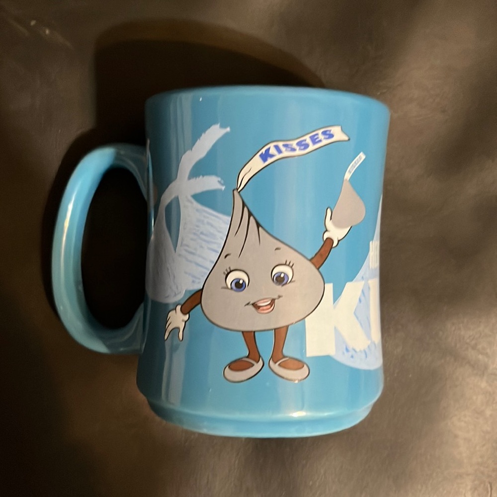 Hershey’s Kisses Chocolate 16oz Blue Chocolate World Coffee Mug